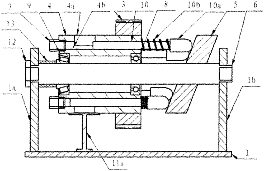 Rotating plunger type biomass briquetting machine