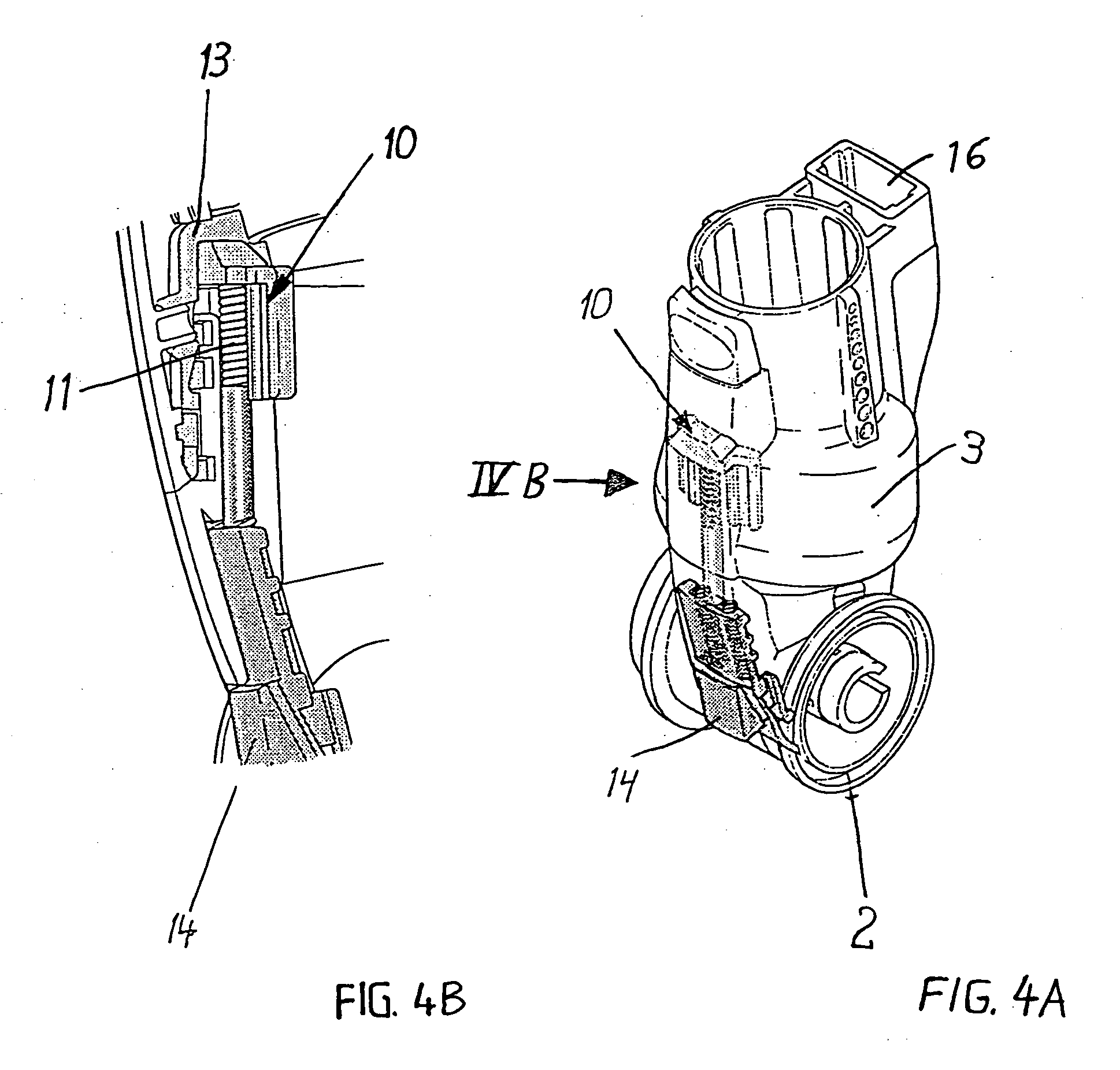 Pivotal and rotational connection for a vacuum cleaner tool