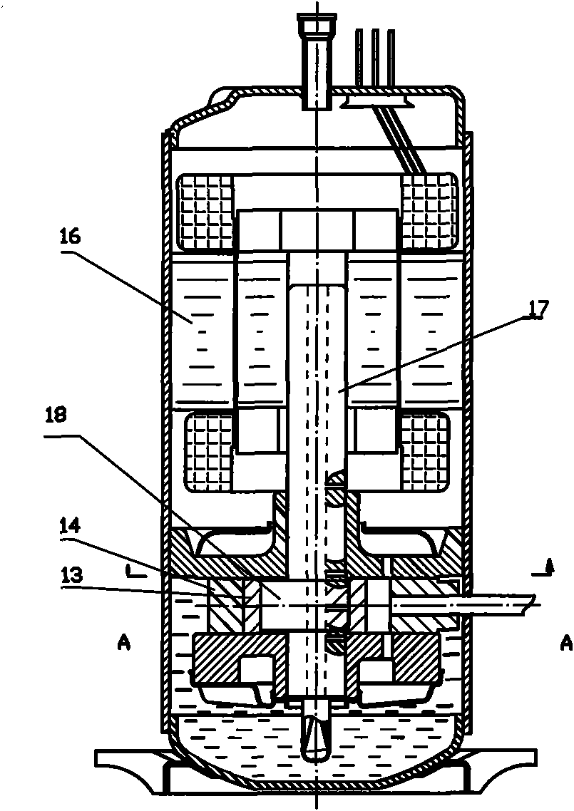 Rolling piston compressor for improving lubricating performance of slip sheet