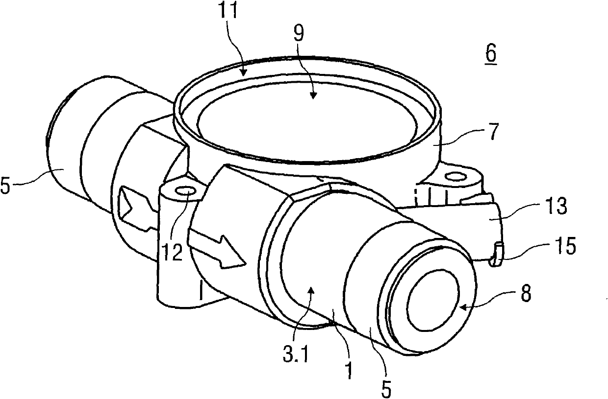 Water/heat meter with a dispenser casing and method for producing a dispenser casing