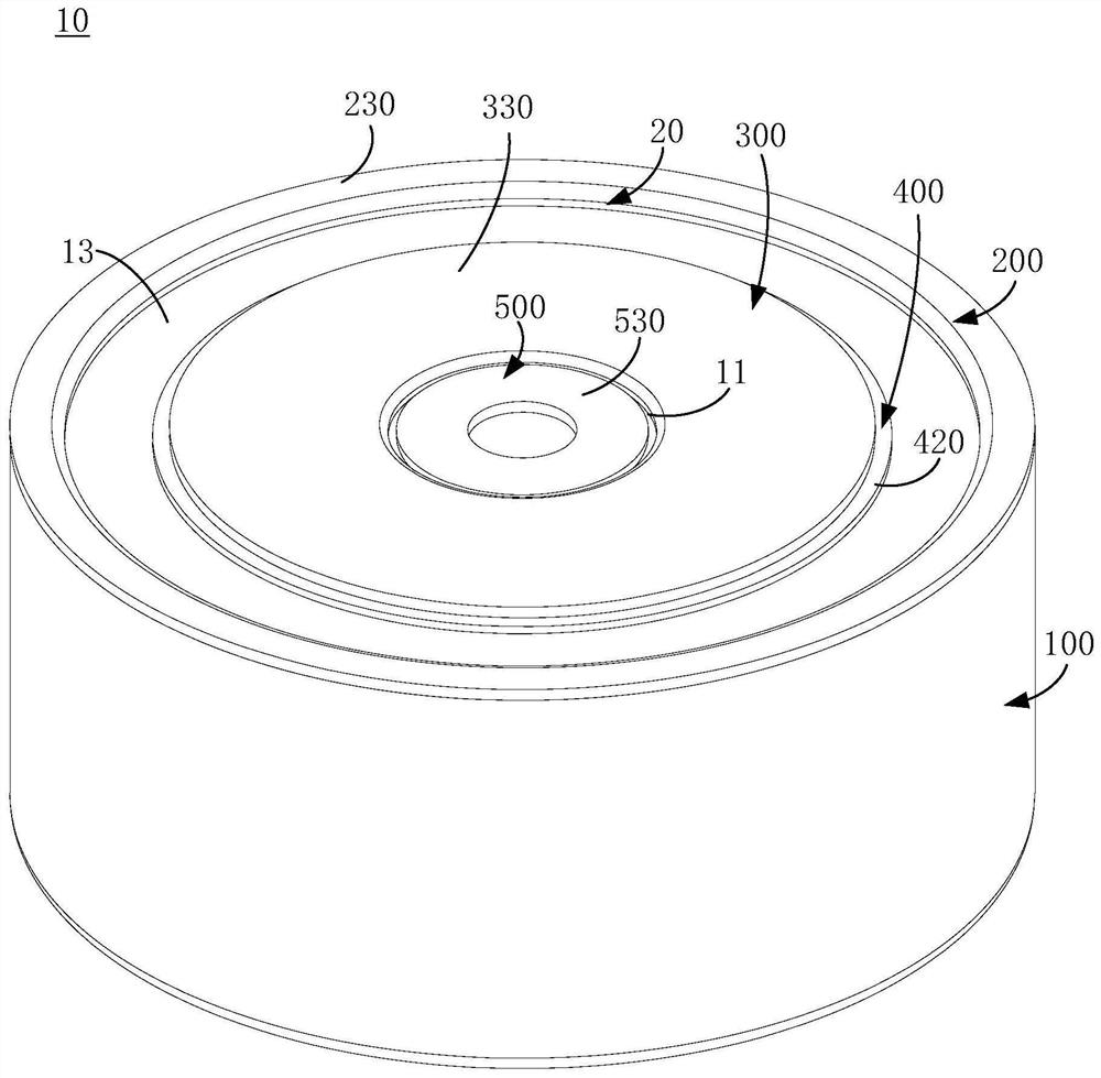 Covering assembly and battery