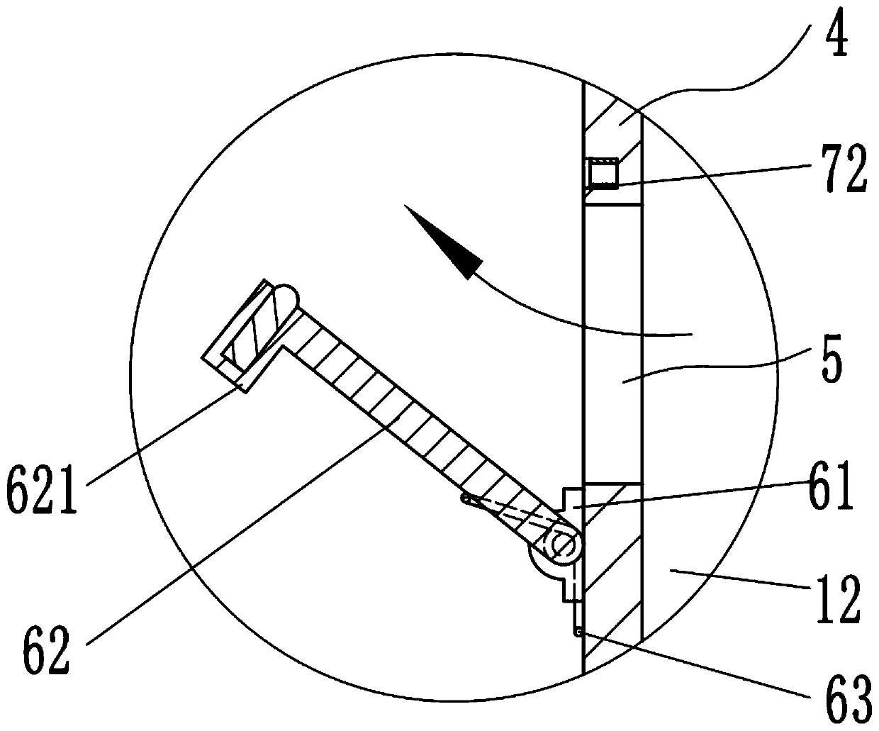 A bean grinding and peeling device