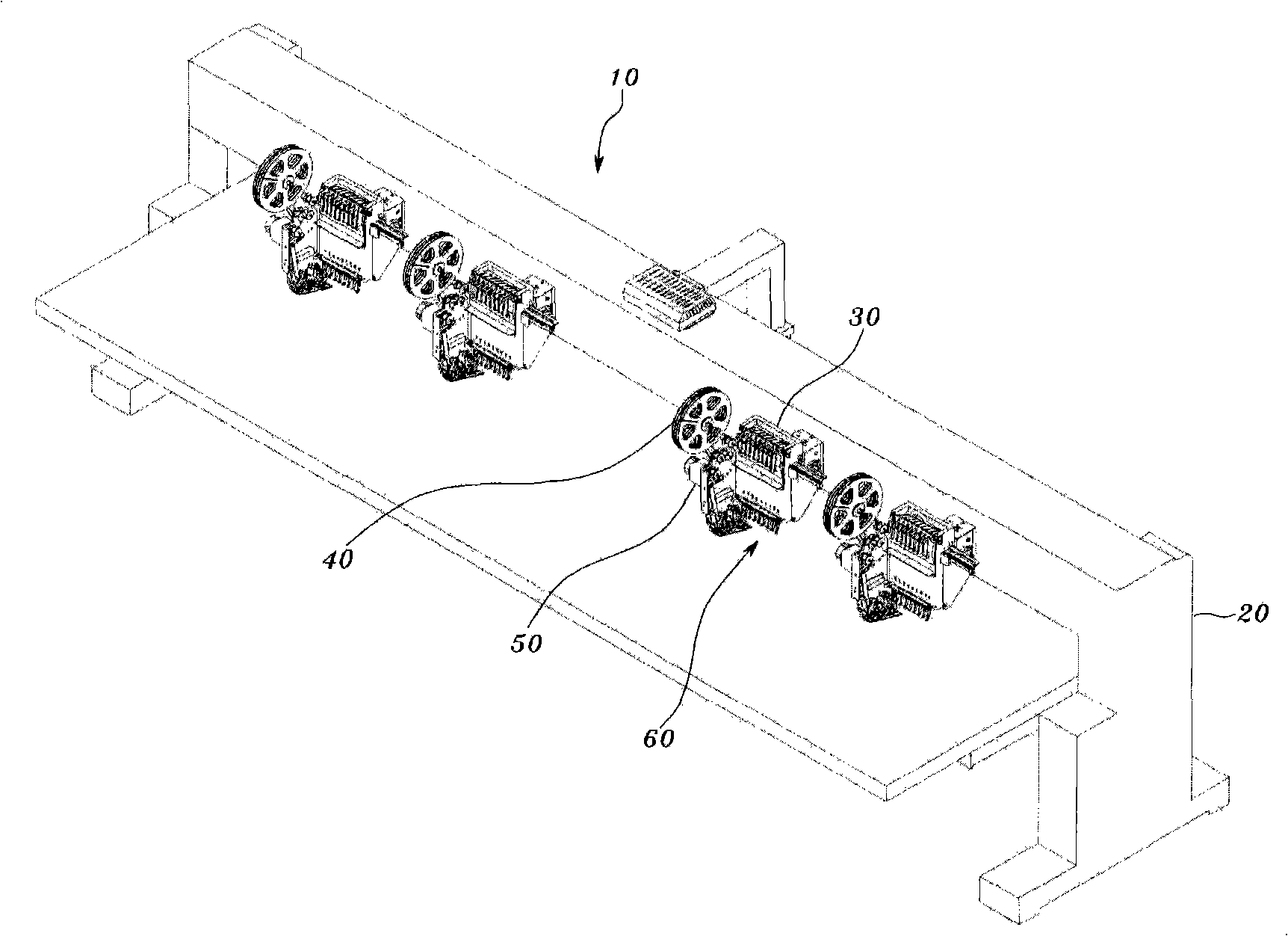 Drive device of double paillette lace machine and operation method thereof