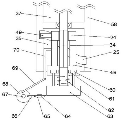 Plate spraying device capable of achieving accurate feeding and uniform coating