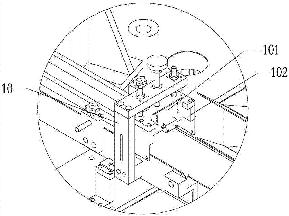 Claw-type cap screwing machine