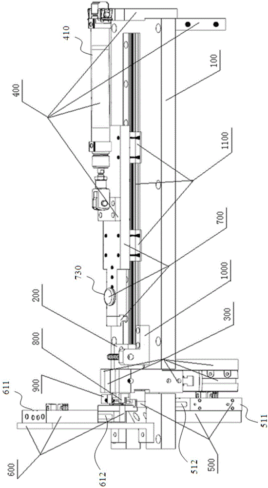 Automatic assembling mechanism for spring and rack