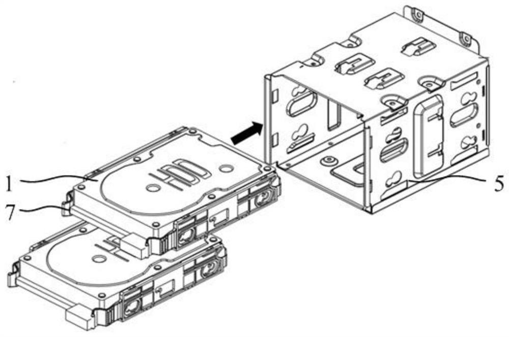 Hard disk fixing device and host