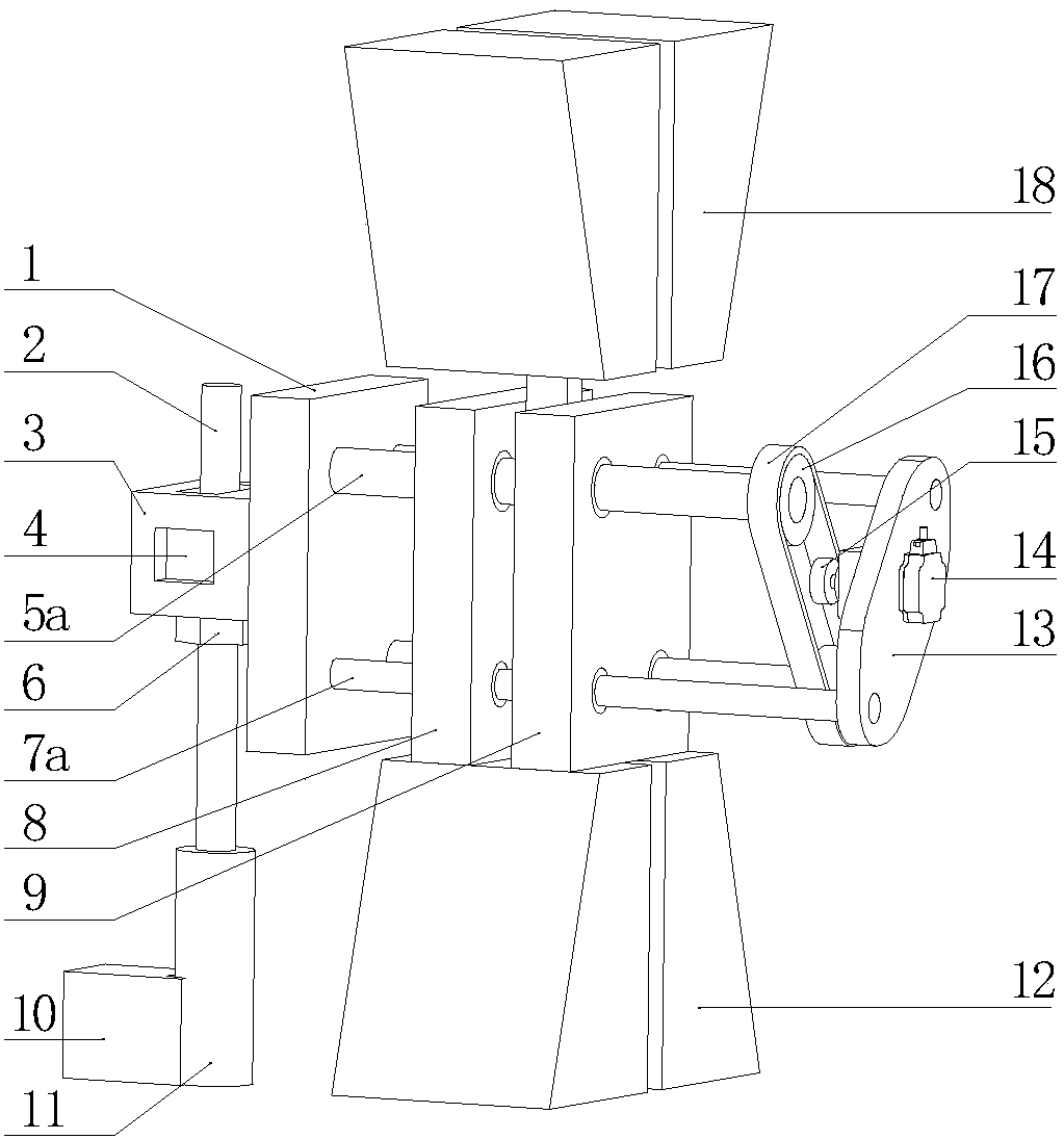 In-situ centering clamping device and method for plate specimen of tensile fatigue tester