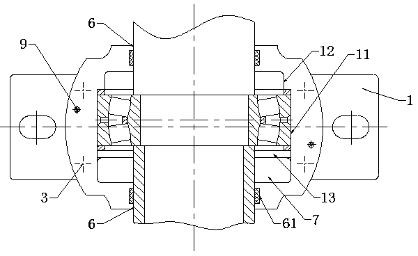 Disassembly-free scrap-iron-cleanable bearing seat, cleaning method and mining industry engineering machine