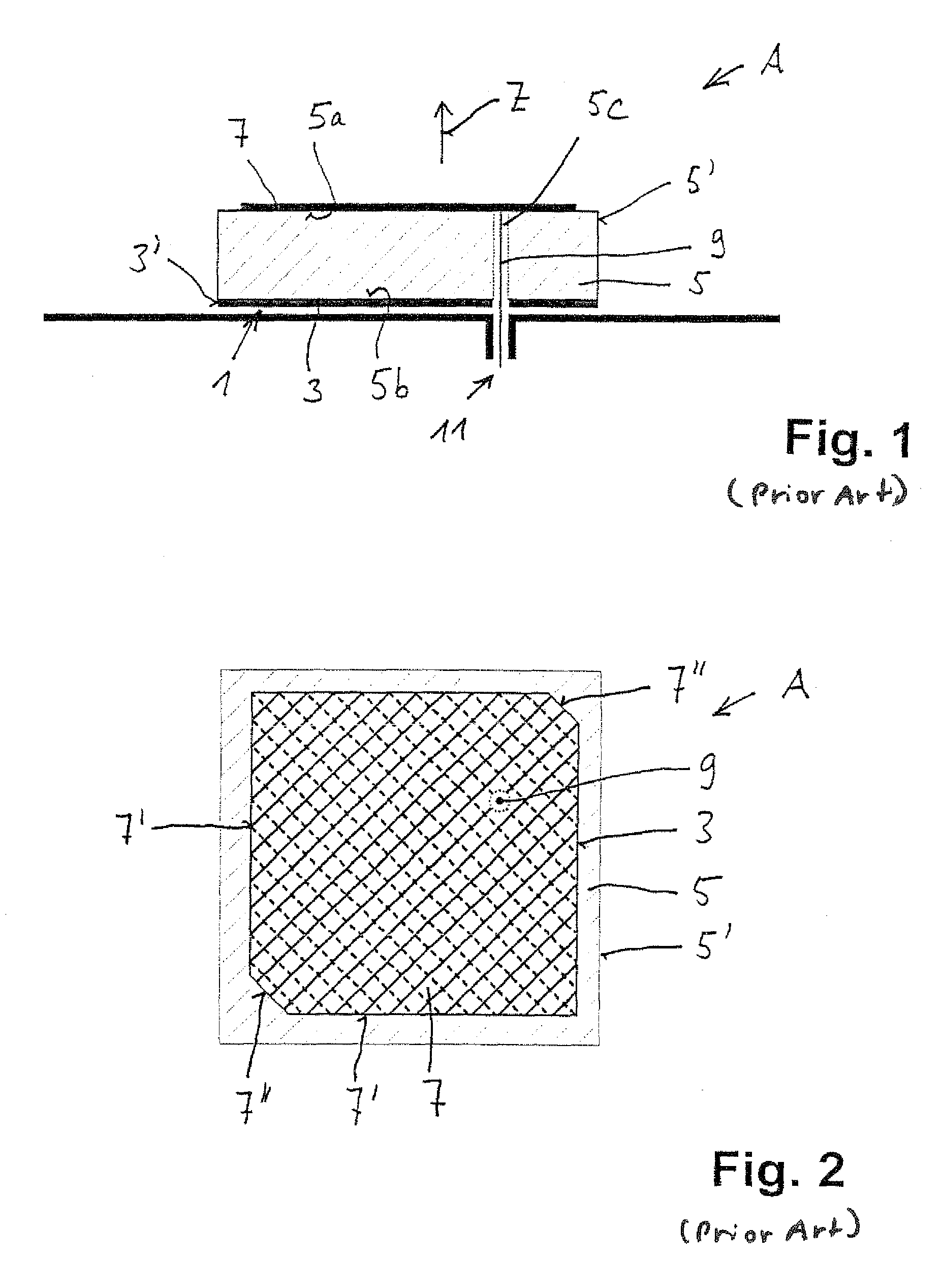 Tunable patch antenna of planar construction