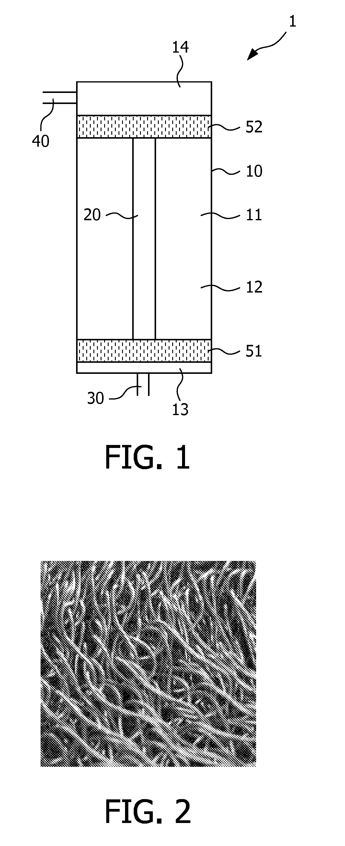 Device comprising a source for emitting ultraviolet light