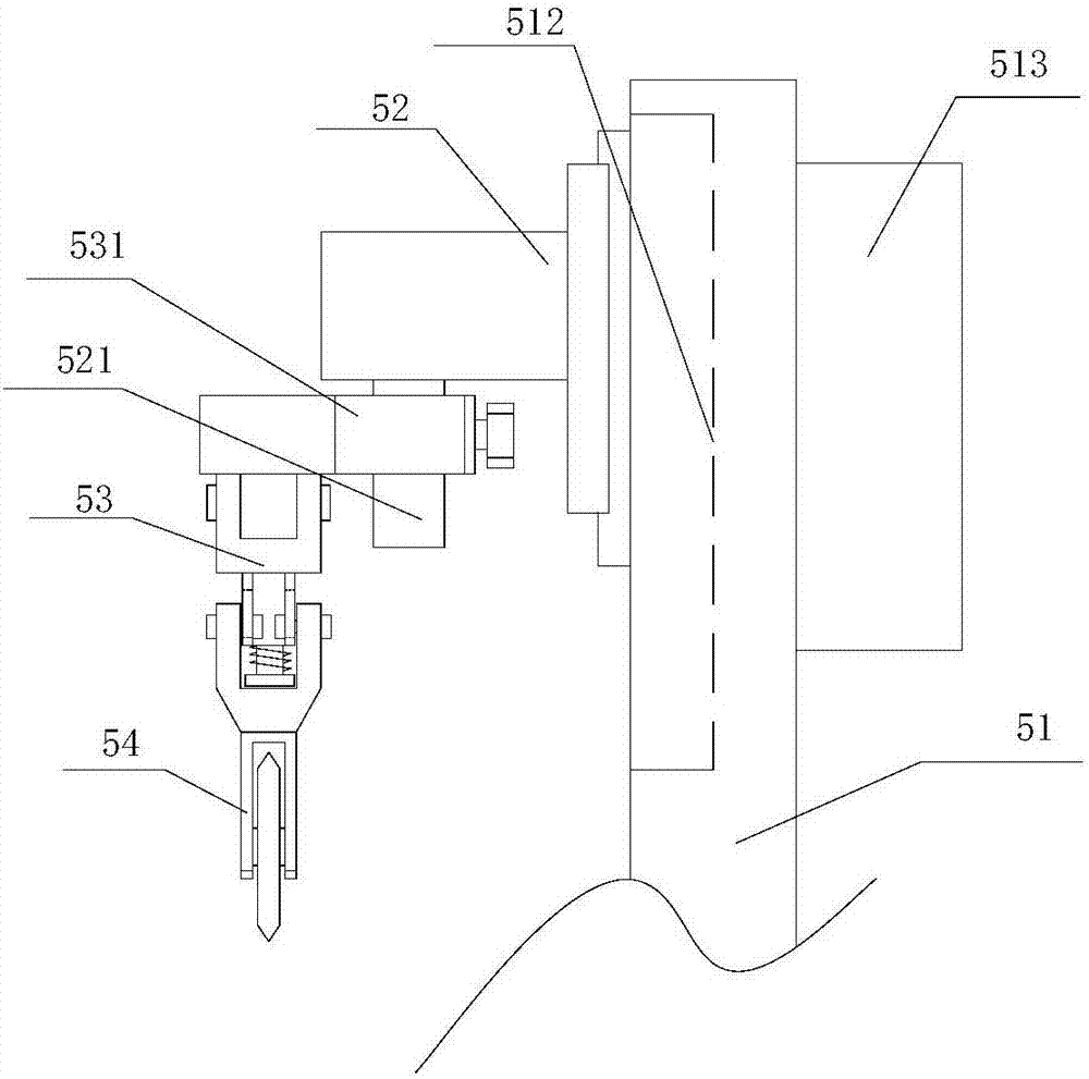 Cloth cutting device