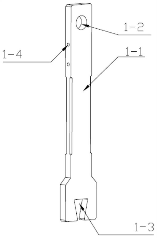 High-temperature tensile test fixture for structural simulation parts with online observation and full strain pick-up