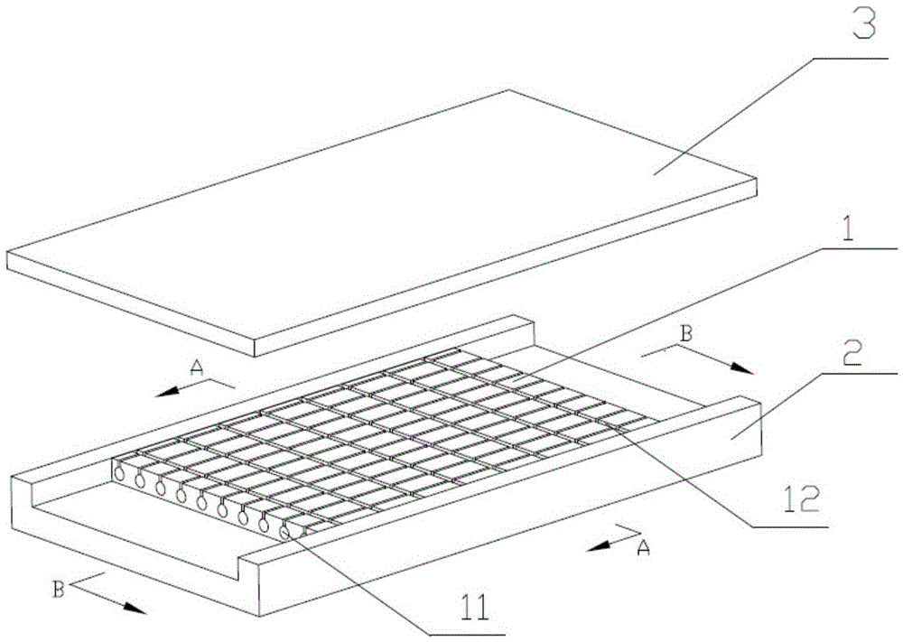 A microchannel heat exchanger with staggered inner groove structure and its manufacturing method