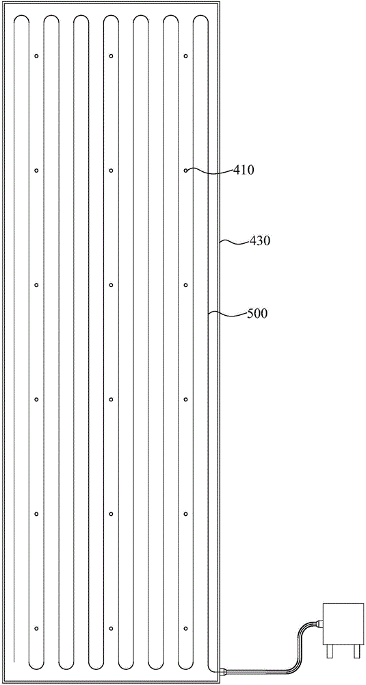 Heating device for ship escape channel and ship escape channel