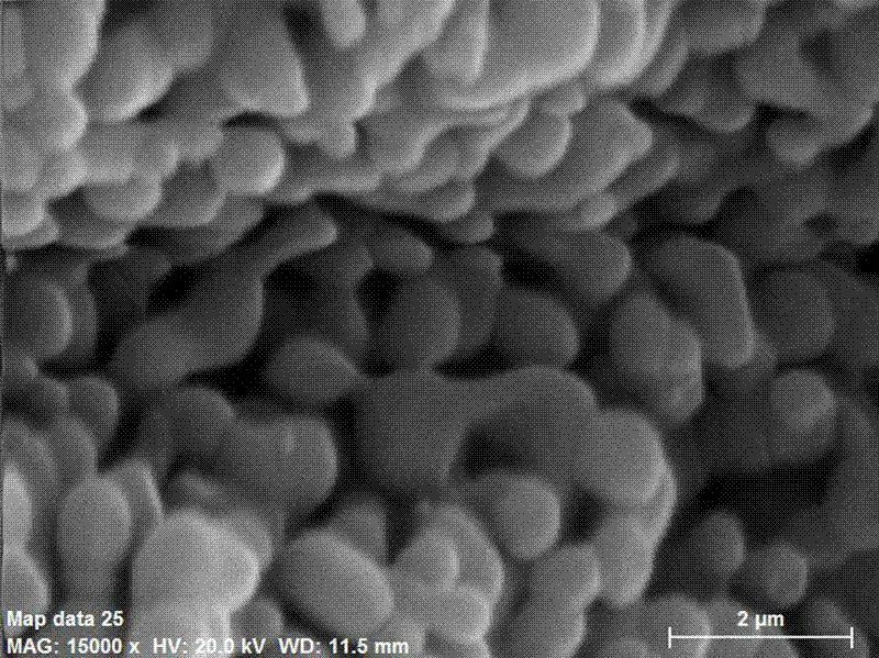 Porous granular low carbon lime and production method thereof