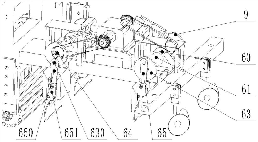 Adjustable speed asynchronous split straw crushing device