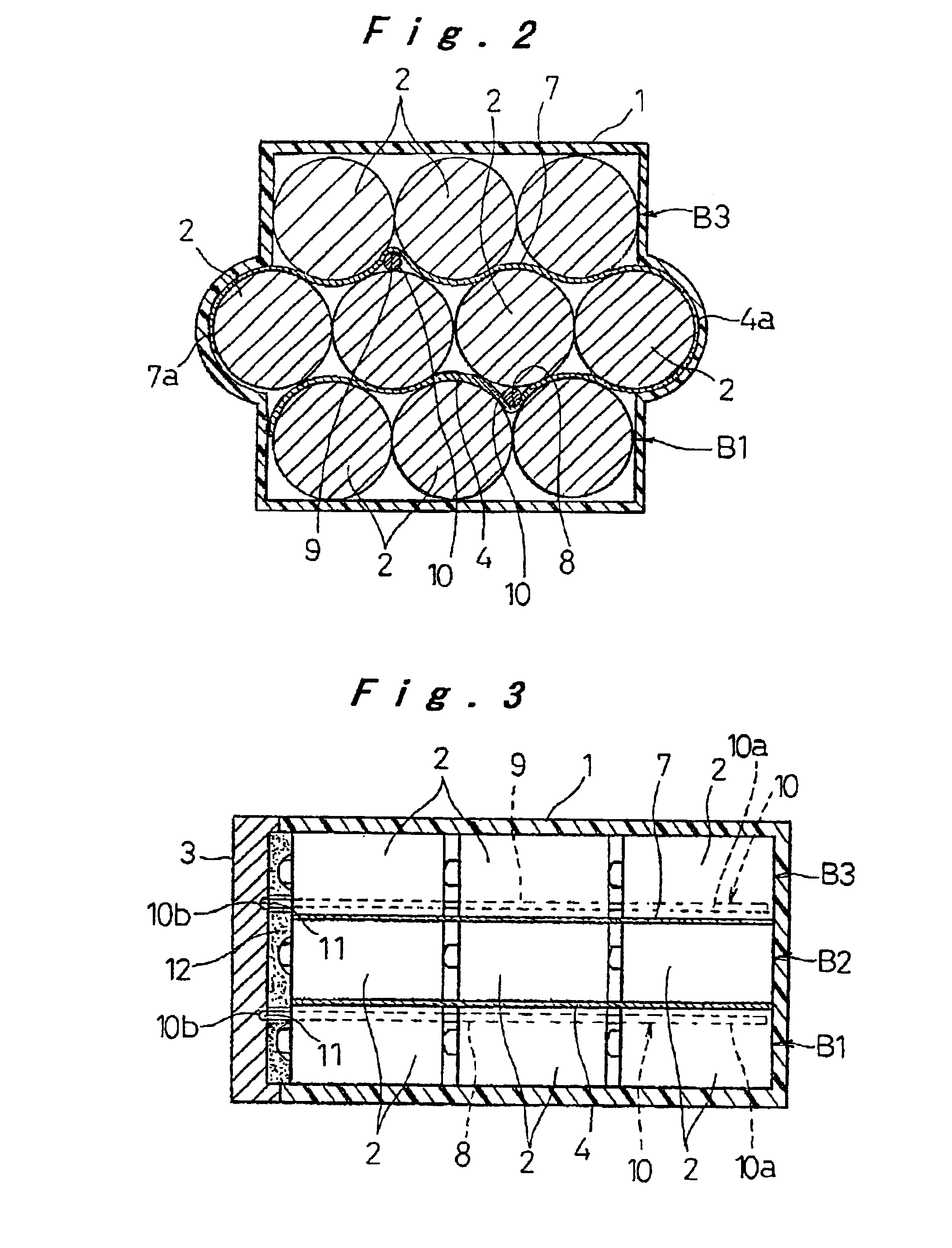 Heat dissipating battery pack