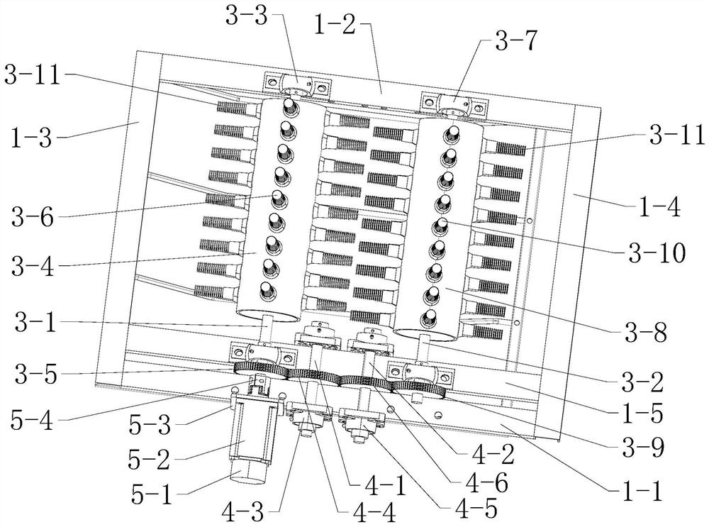 Flexible contra-rotating pineapple harvesting device