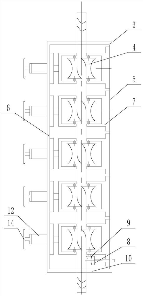 The structure of the feeding part of the steel pipe flaw detection