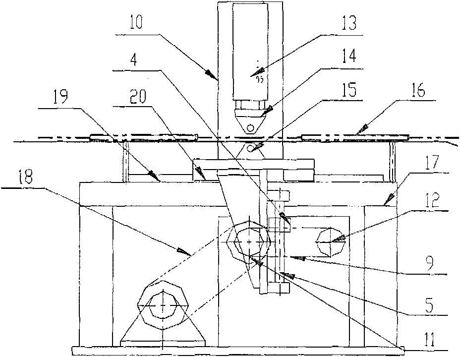 Knife rack driving mechanism for incontinence trousers reciprocating welding system