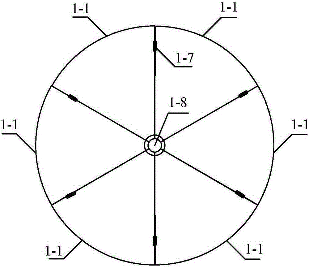 Sector-shaped expansion type solar device having functions of tilting and lifting