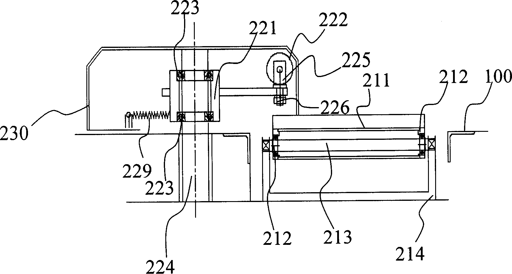 Automatic device for adjusting center of vehicle and its adjustment method