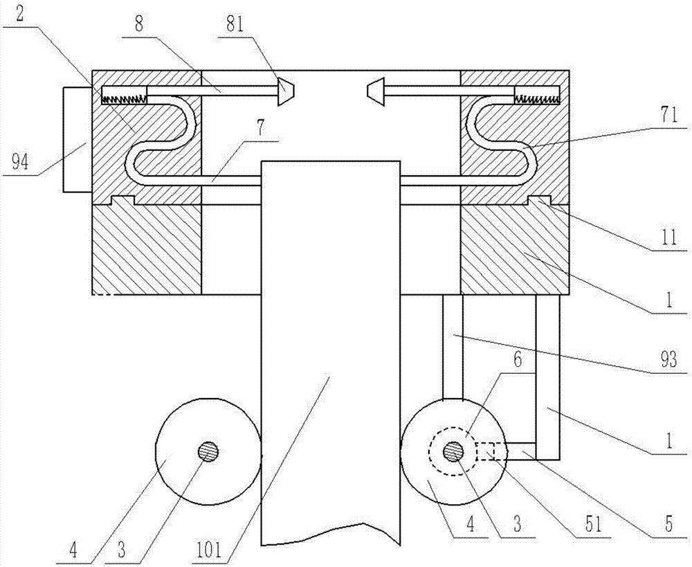 Injection molding pipe cutting device