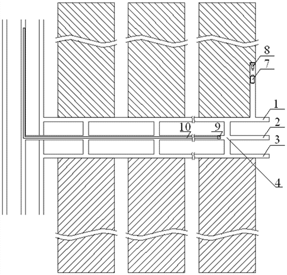 Extra-thick solid potassic salt mine mining method achieving one-time overall width mining