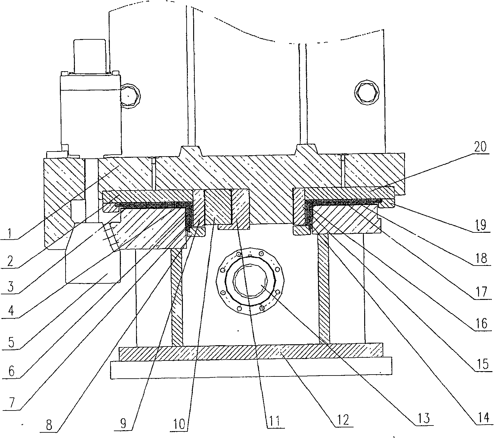 Fixed width traversing device of rolling cut type bilateral shear and mobile shear