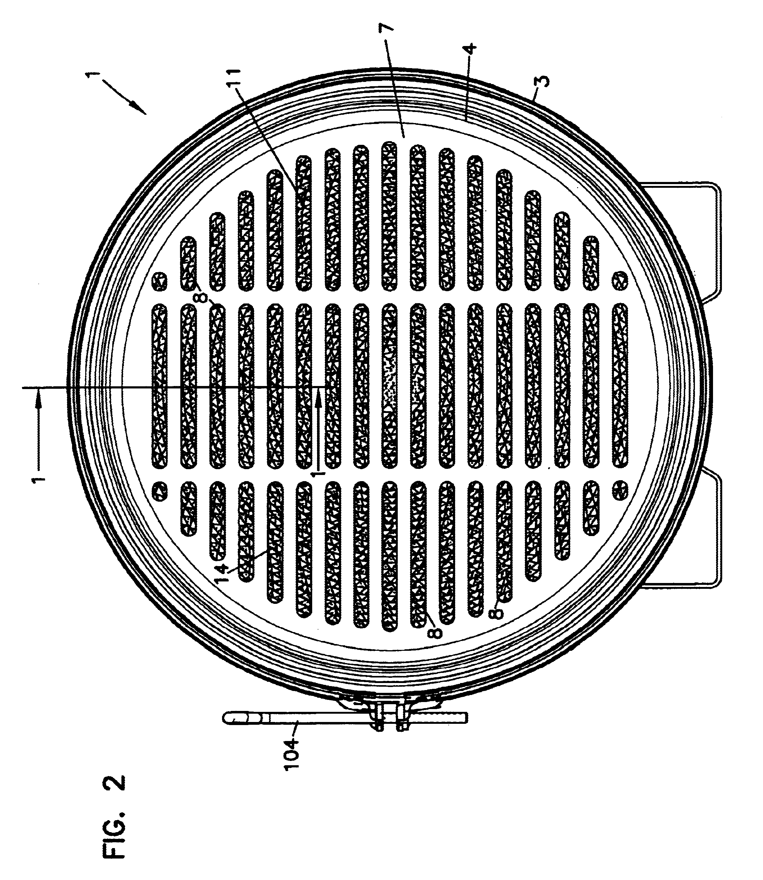 Filter element having sealing members and methods