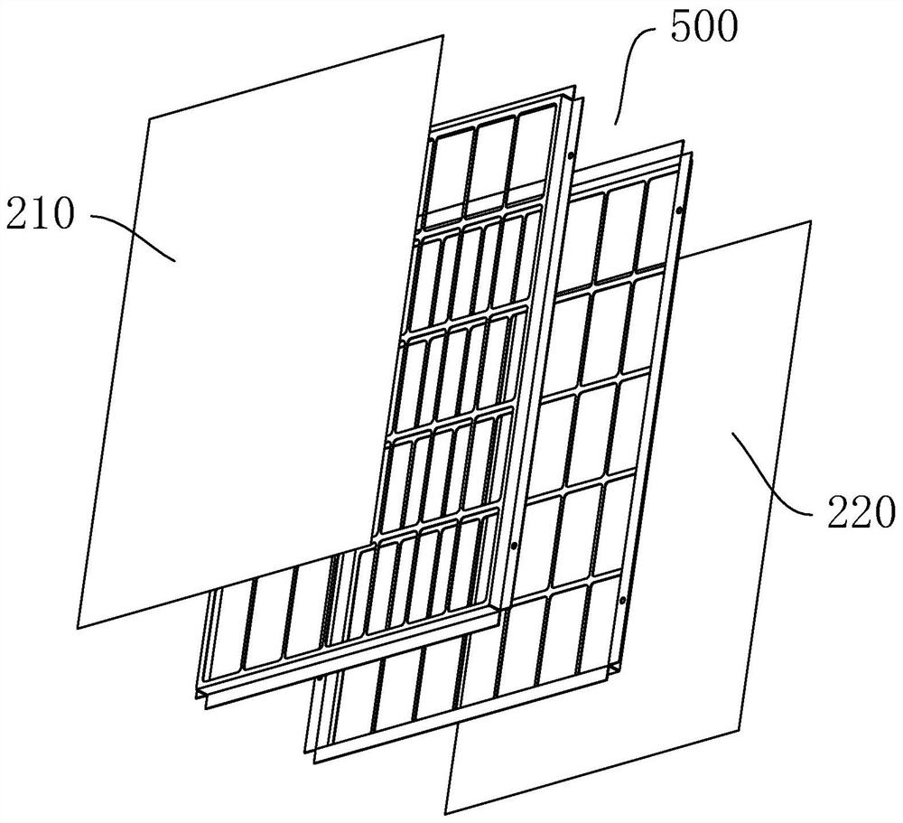 Noise reducing extractor hood