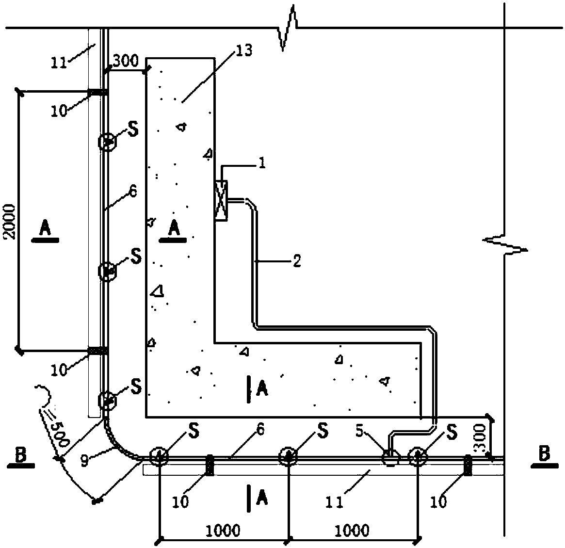 Climbing mold system attachment type intelligent spraying maintenance device and maintenance method thereof