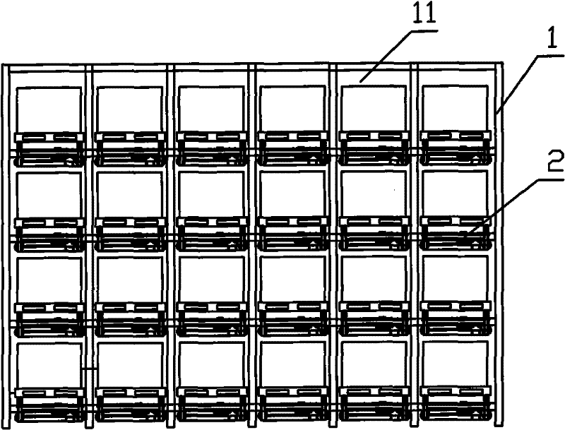 Multilayer multichannel first-in first-out (FIFO) pallet for pallet chain conveyors