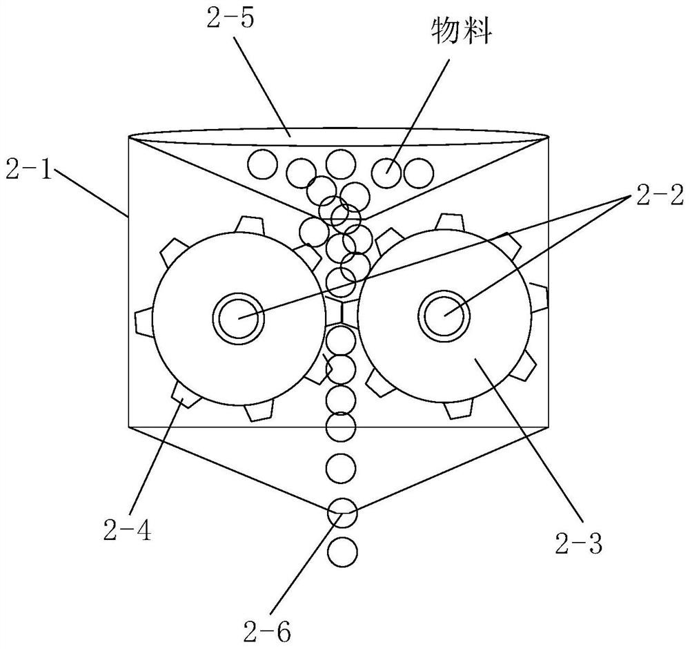 Well drilling waste mud recycling and reusing low-temperature treatment system