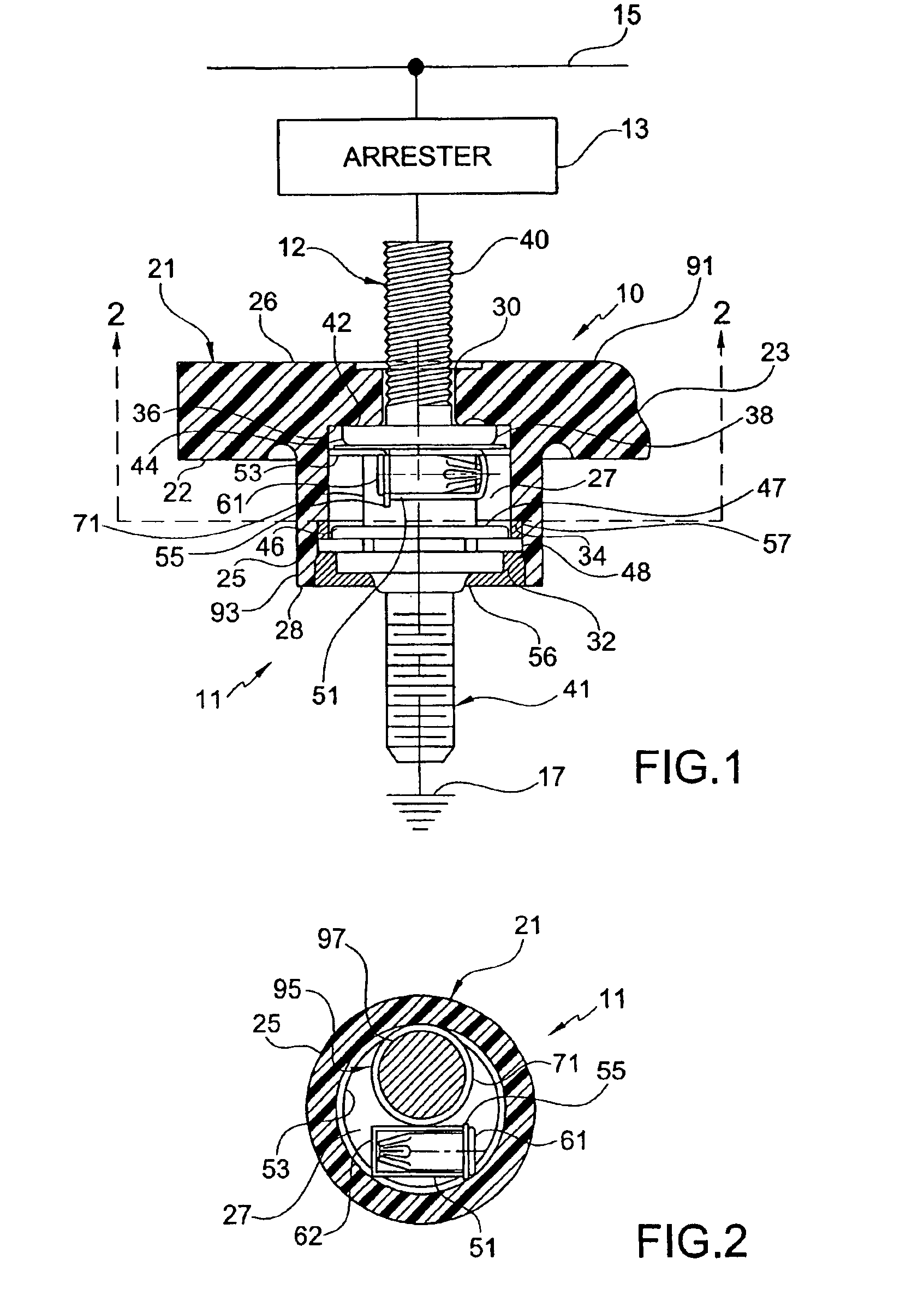 Arrester disconnector assembly having a capacitor