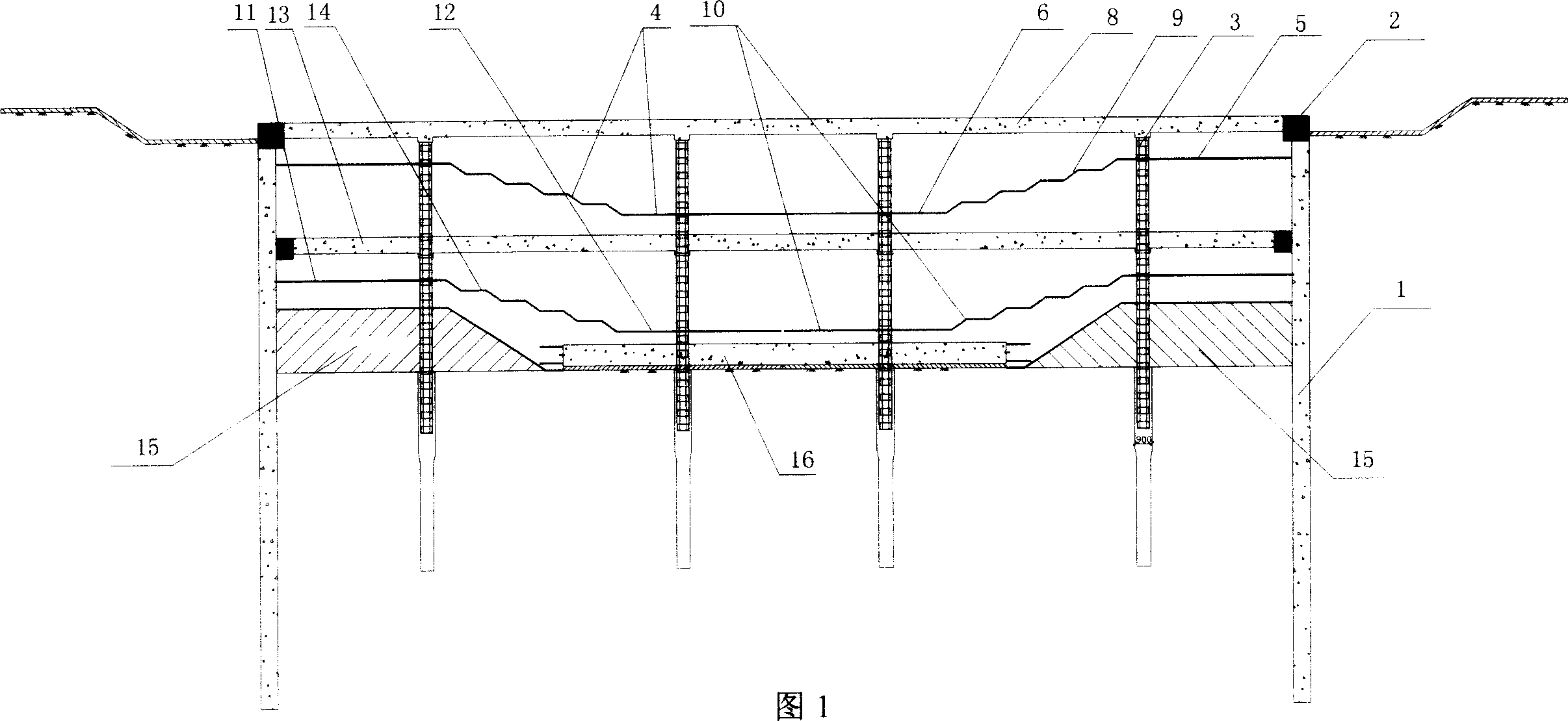 Tray type excarvating contrary construction method