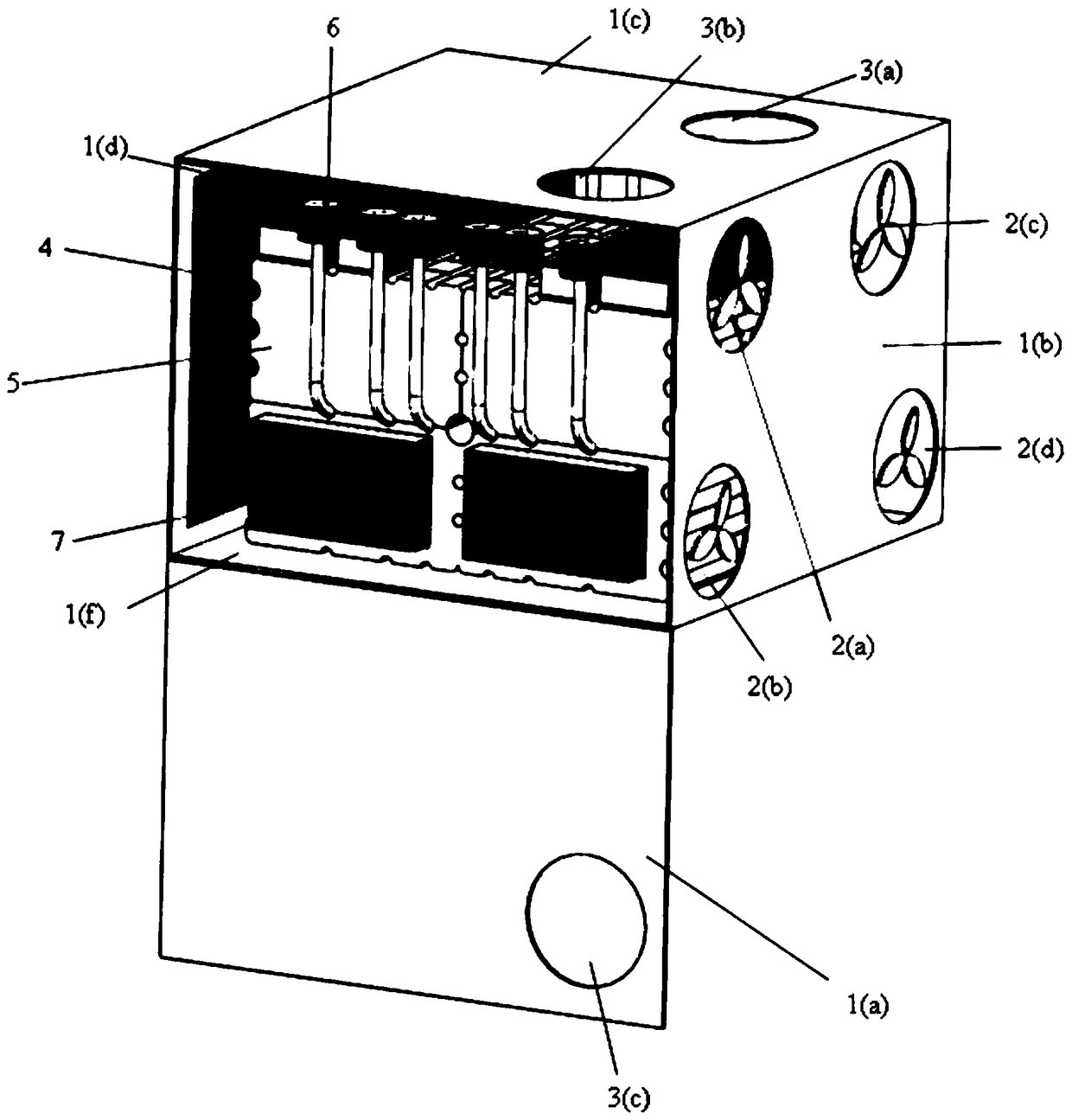 Automatic control thermal management system for power battery based on phase change energy storage and thermoelectric effect