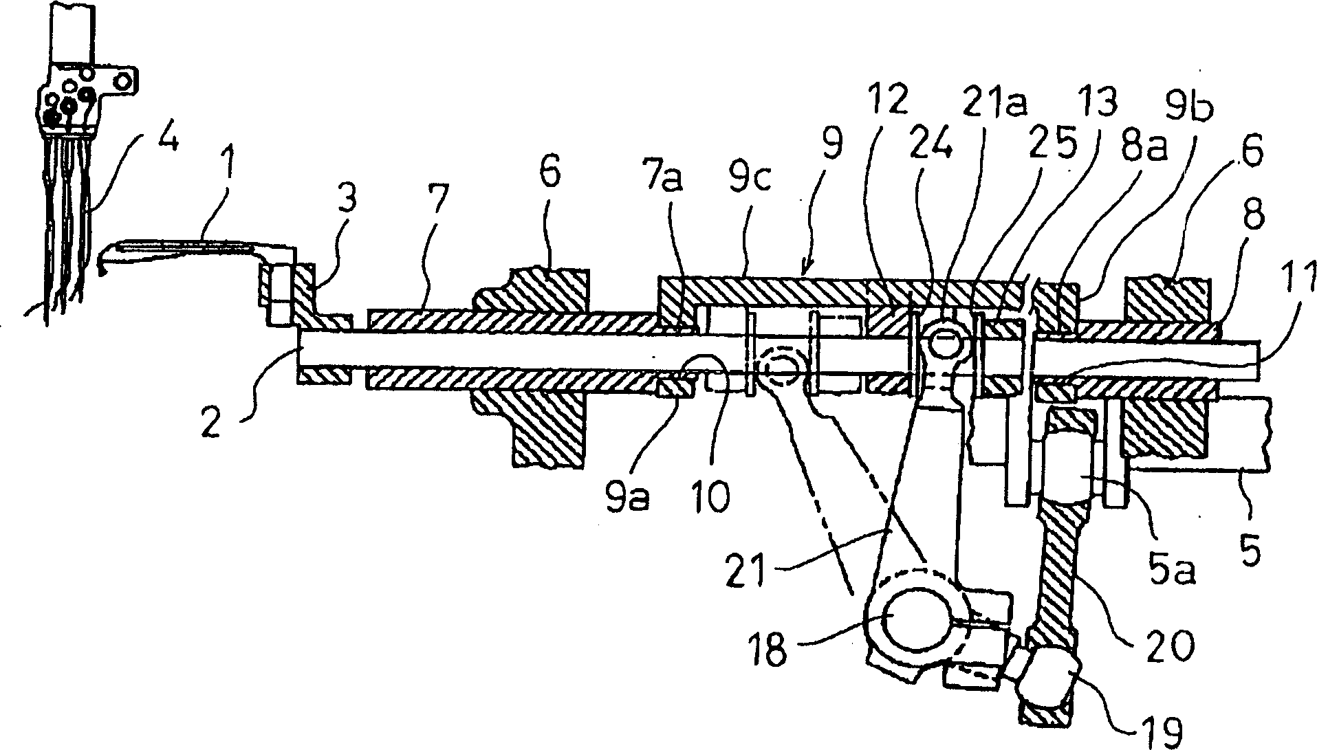 Curved needle drive device for sewing machine