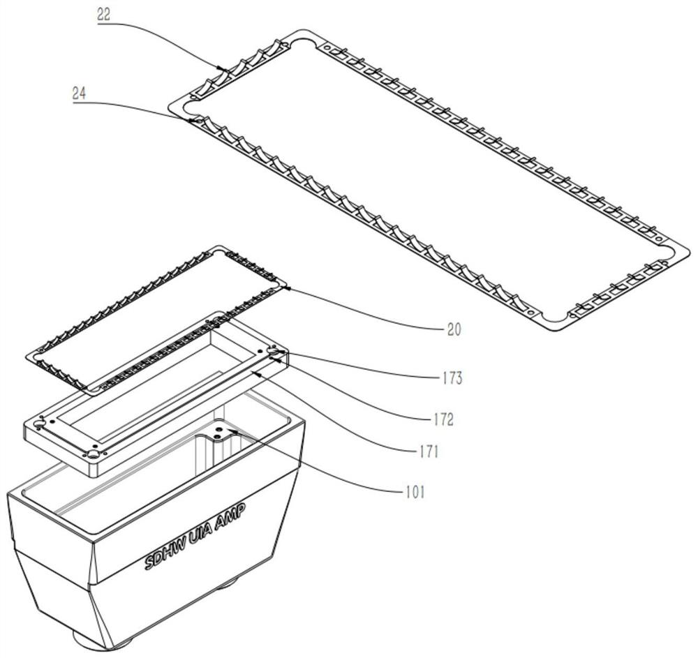 Shielding reed and rectangular connector with same