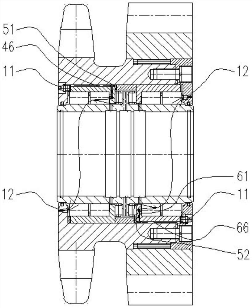 Compact traveling wheel set of thin seam mining machine