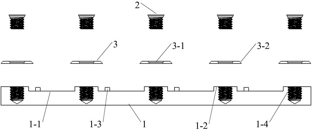 Auto-mounting tray for scattered or short-taped devices