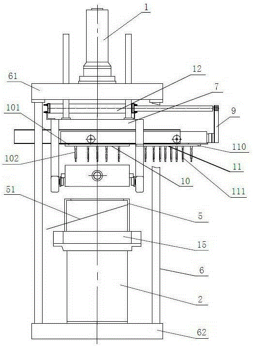 Iron mold cleaning device and method in iron mold sand-covered casting of shuttle roof