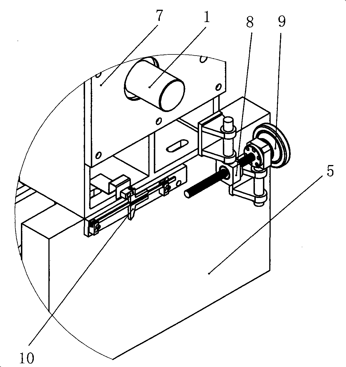 Transversely cutting device of paper cutter with double flying knives and method for adjusting length and squareness of cut paper