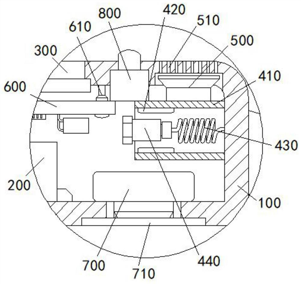 Portable emergency calling device for nurses on night shift and using method