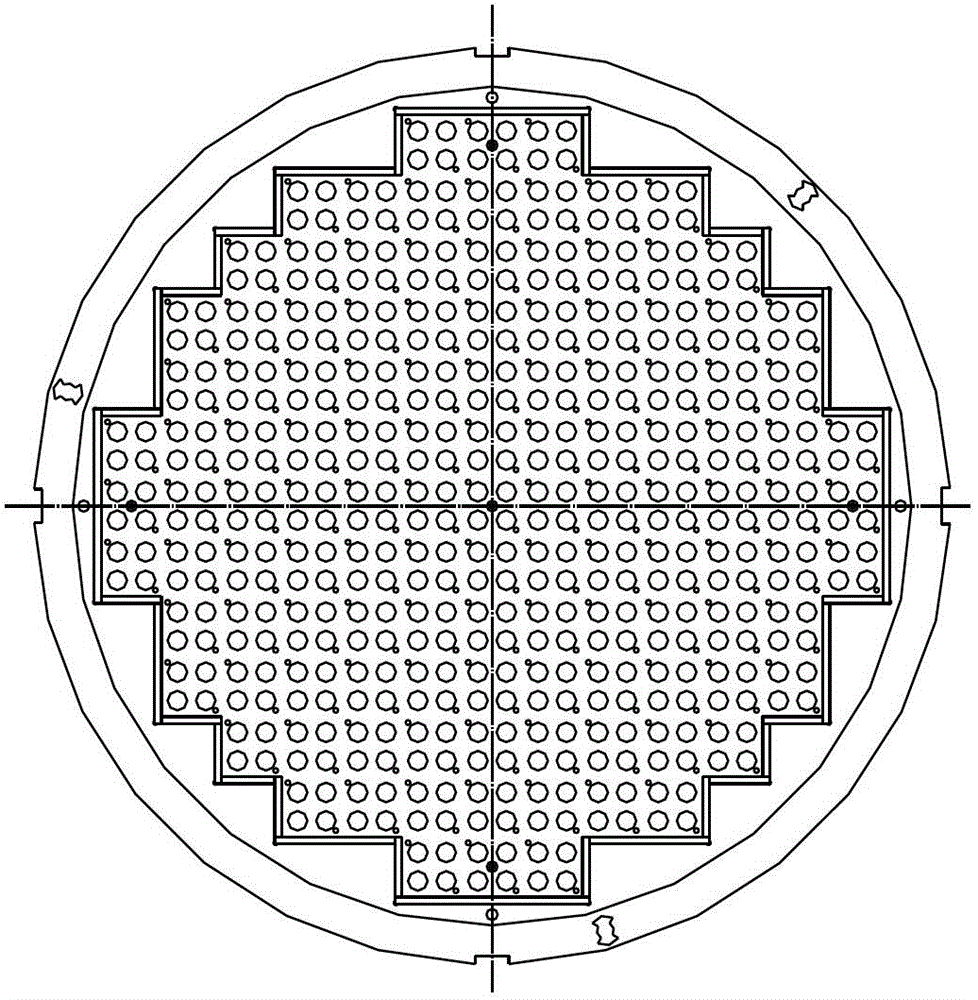 Deformation-controlled long-stroke split bucket assembly