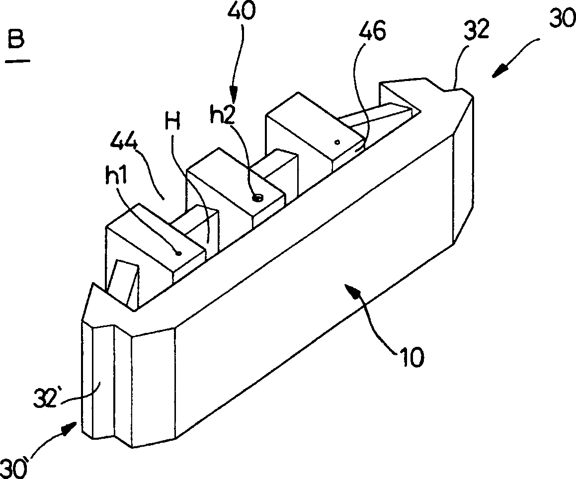 Block for constructing retaining wall, prefabricated reinforced retaining wall constructed using the block and construction method of the prefabricated reinforced retaining wall