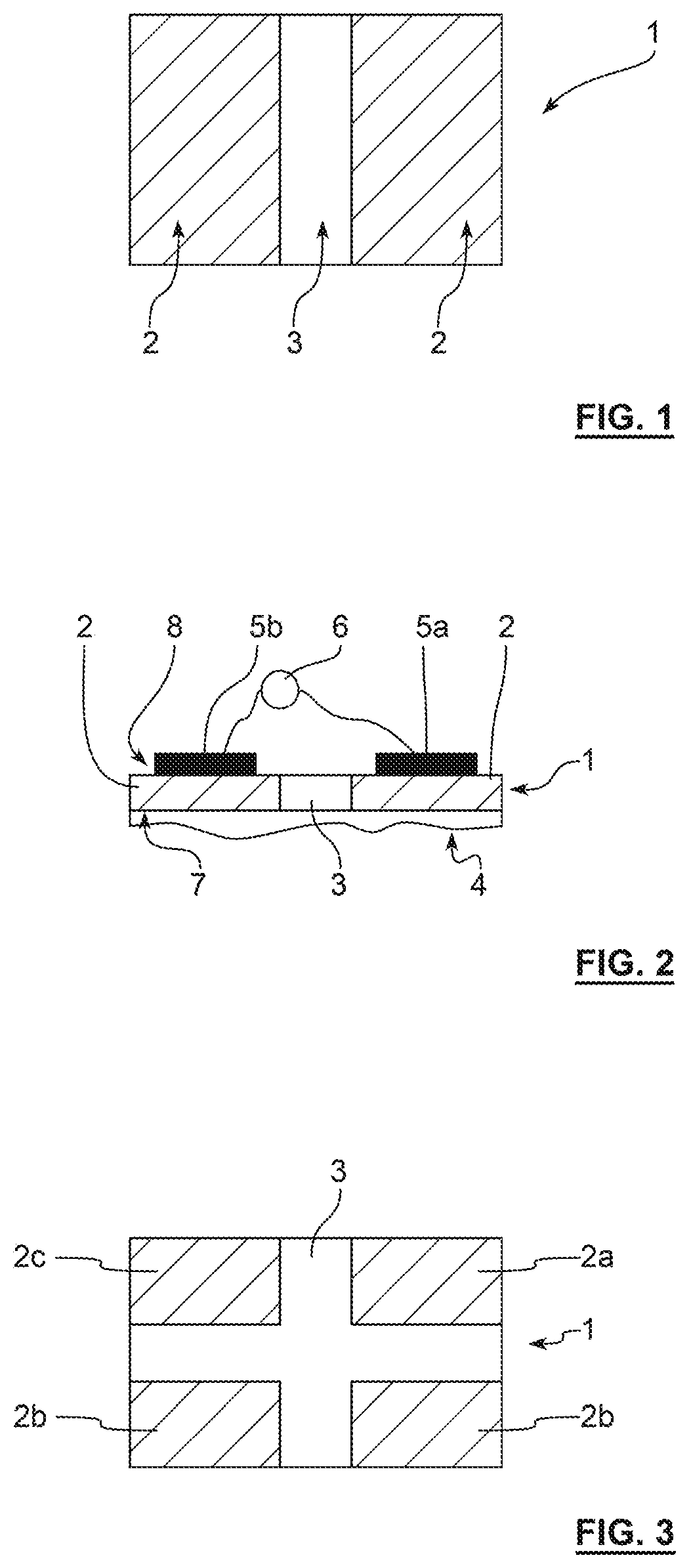 Adhesive polymer matrix for iontophoresis and device for iontophoresis including said matrix