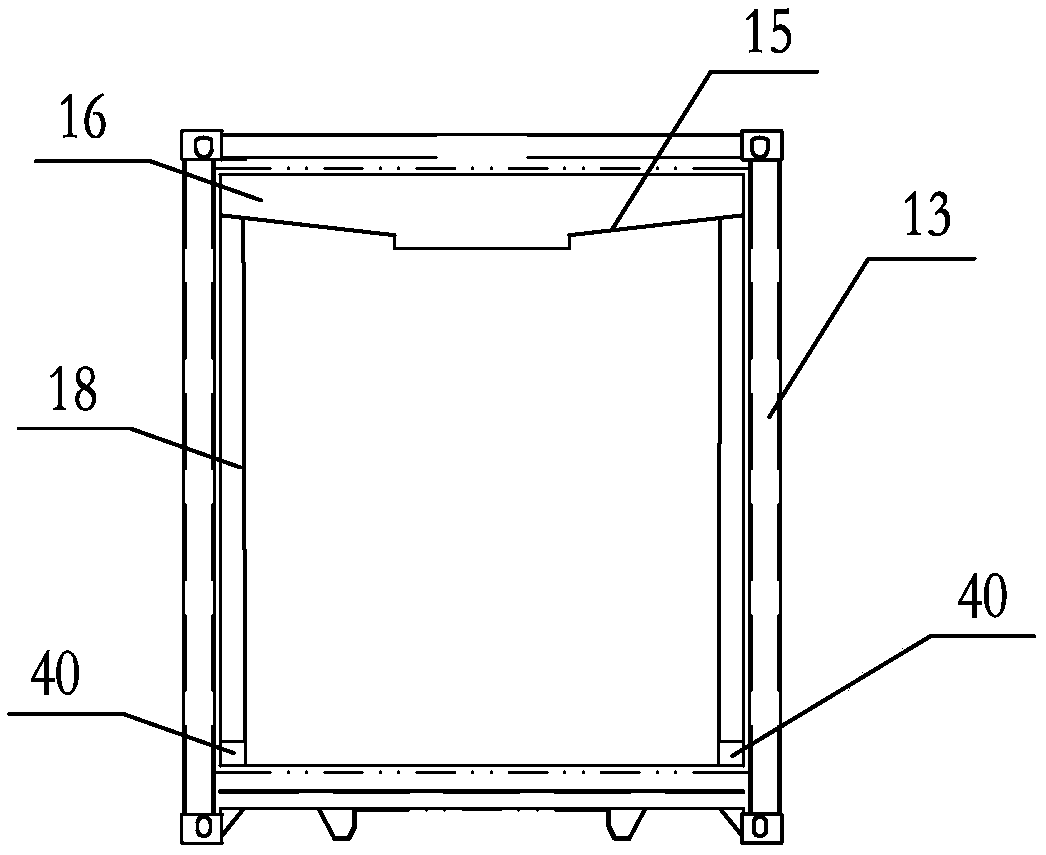 Cold chain transportation device with differential pressure pre-cooling function