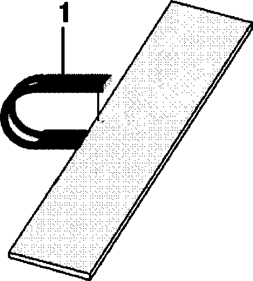 Detecting device and detecting method for thickness uniformity of silicon steel in width direction